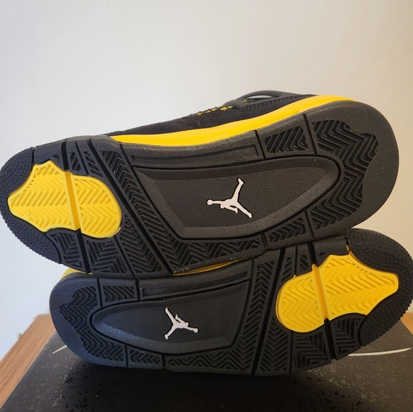 Air Jordan 4 Retro Thunder sz 5y - Picture 6 of 7